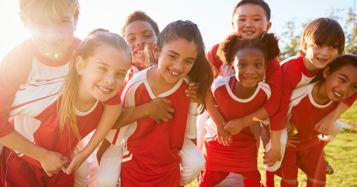 Los beneficios del deporte en niños - Alphil Psicólogos